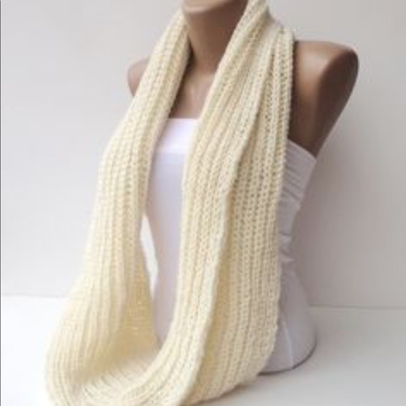 Express Womens Infinity Scarf - Picture 4 of 4